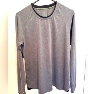 Chill Chasers Gray Athletic Tee Size L  Performance Sport Very Good Condition